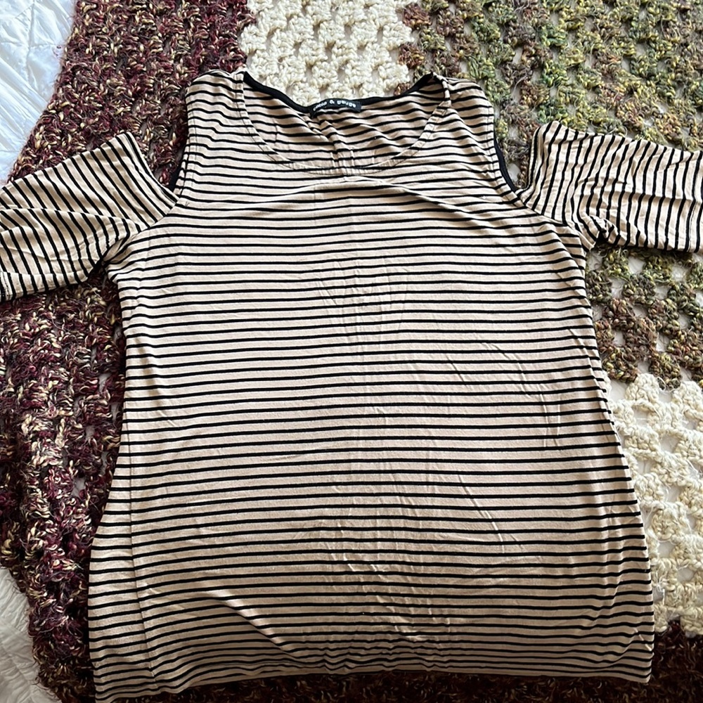 Cut out short sleeve striped top